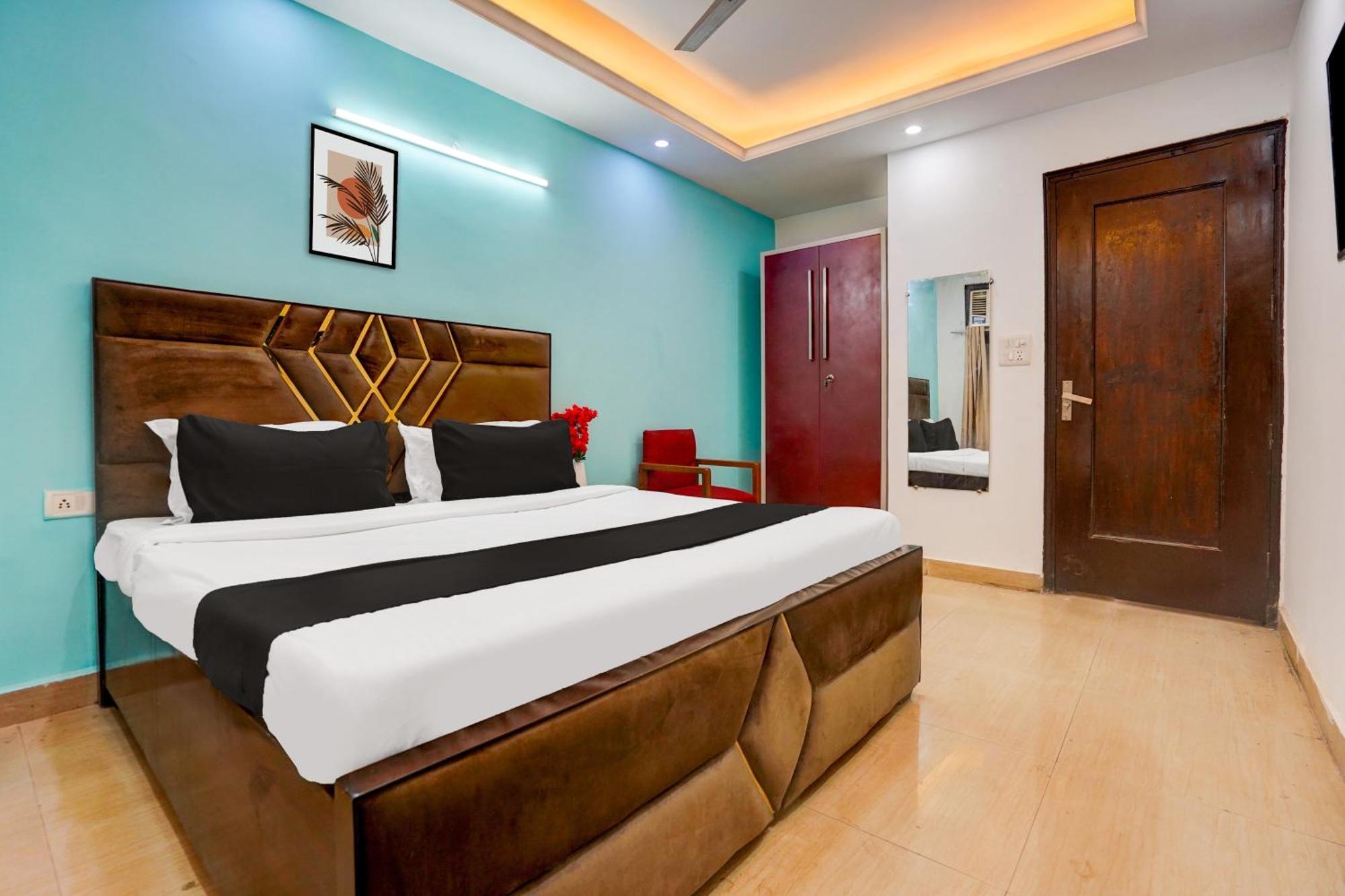 O Silver Key Kd Plaza Near Saket Metro Station New Delhi