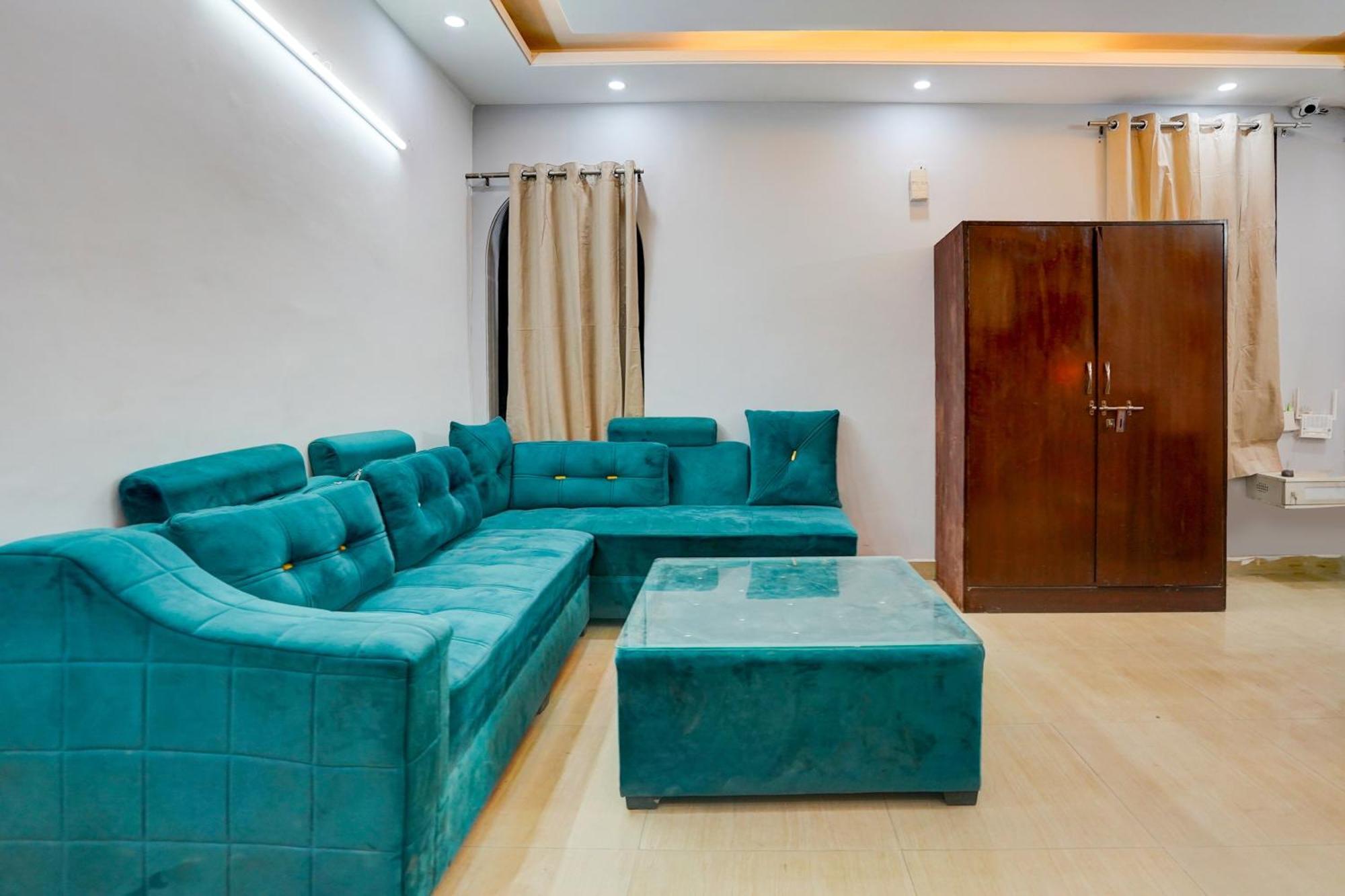 O Silver Key Kd Plaza Near Saket Metro Station New Delhi